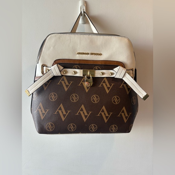 Adrienne Vittadini Purse/ Backpack - Picture 1 of 12